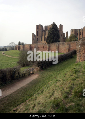 Kenilworth Castle, Warwickshire, mit zerstörten Befestigungen wird von English Heritage verwaltet. Stockfoto