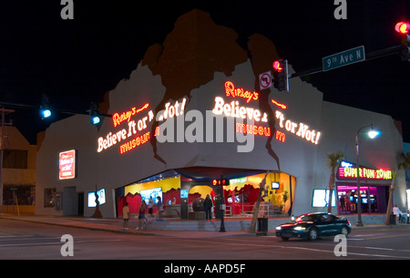 Ripleys glauben es oder nicht in Myrtle Beach, South Carolina USA nachts Stockfoto