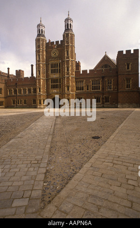 Eton College School in der Nähe von nr Windsor Berkshire Berks das Viereck HOMER SYKES Stockfoto