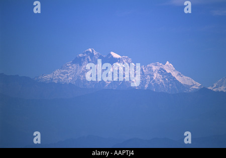 Oben auf der Welt - Everest und Lhotse Nuptse Bergkette vom Kathmandy Tal Nepal gesehen Stockfoto