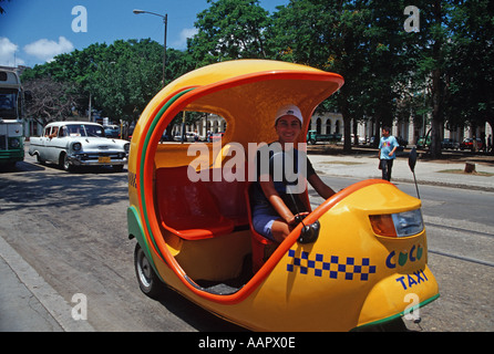 Ein Coco-Taxi eine ungewöhnliche Form des Transports Havanna Kuba Stockfoto