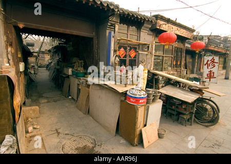 Ein Hutong traditionelle chinesische Gassen mit gemeinsam genutzten Höfen und Gassen Peking China Stockfoto