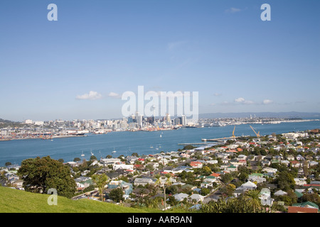 DEVONPORT AUCKLAND NORTH ISLAND Neuseeland kann Blick über die fein säuberlich angelegten Häuser der älteste Vorort Aucklands Stockfoto