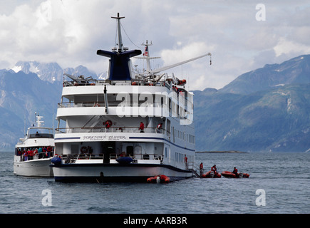 YACHT-Evakuierung der Passagiere an Bord der sinkenden YORKTOWN CLIPPER GLACIER-BAY-ALASKA Stockfoto