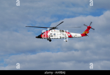 US Küstenwache Hubschrauber über Glacier Bay ALASKA Stockfoto