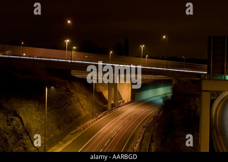 M62 M1 Kreuzung nachts Leeds, West Yorkshire Stockfoto