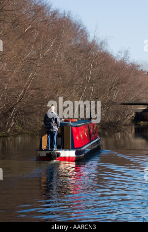 Schmalen Boot, Boot oder Schiff auf Canal an Dewsbury freier Platz für Text Stockfoto