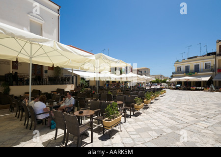 Restaurants am Markusplatz, der berühmte Markusplatz (Aghios Markou Sq), Zakynthos-Stadt, Zakynthos, Ionische Inseln, Griechenland Stockfoto