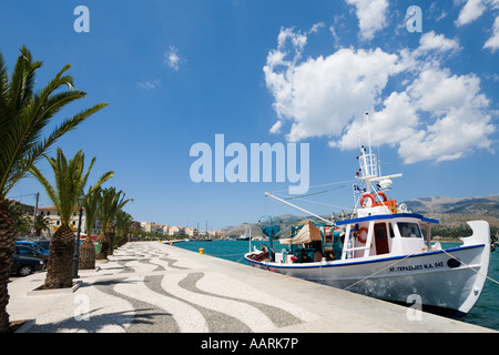Hafen und Strandpromenade, Argostoli, Kefalonia, Ionische Inseln, Griechenland Stockfoto