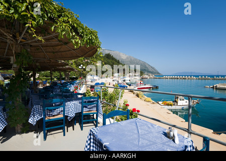 Taverne direkt am Meer, Poros, Kefalonia, Ionische Inseln, Griechenland Stockfoto