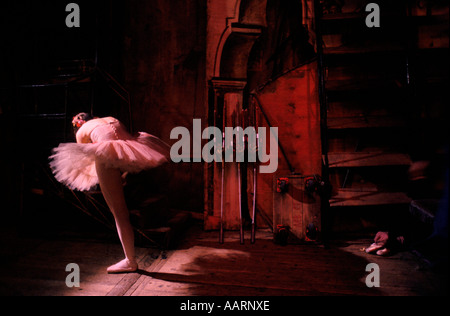 BOLSHOI DAS BOLSCHOI-THEATER-BALLETT MOSKAU RUSSLAND EINSTELLEN PUNKT SCHUHE BACKSTAGE 1997 Stockfoto