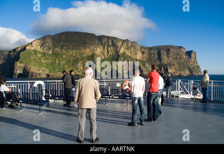 Dh-MV Hamnavoe HOY ORKNEY Passagiere an Bord der Fähre seeklippen Menschen Schottland Inseln Beifahrerseite Stockfoto