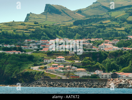 Die Hafen-Stadt Lages auf der Insel Flores auf den Azoren Stockfoto