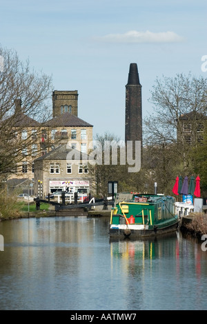 Huddersfield Narrow Canal Zentrum von man auf der Durchreise Stockfoto