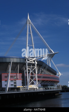 Millennium Stadium und Fluss Taff Cardiff Wales UK Europe Stockfoto