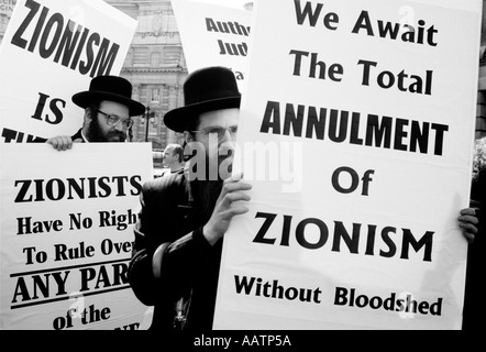 Orthodoxe Juden in London, England, demonstrieren gegen Israel Stockfoto