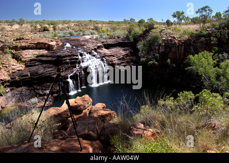 Kamera und Stativ bereit, Manning Gorge Falls, Gibb River Road, West-Australien Stockfoto