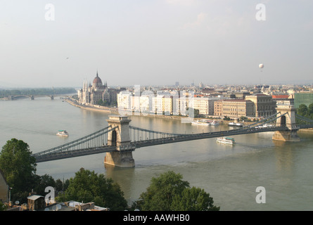 Luftaufnahme der Kettenbrücke in Budapest Stockfoto