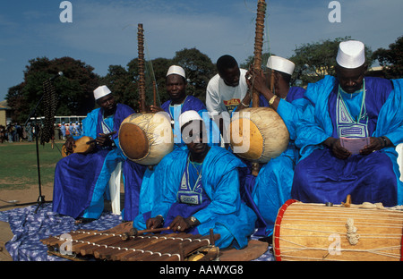 Traditionelle Band spielt beim Roots Festival, Banjul, Gambia Stockfoto