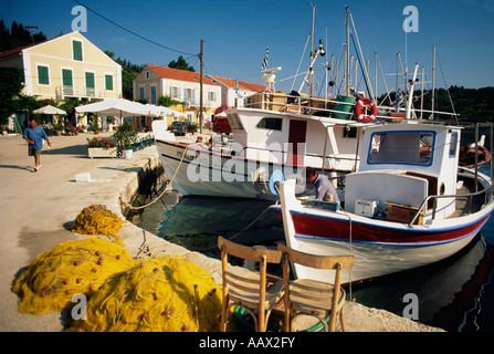 Angelboote/Fischerboote im Hafen in Fiskardo Kephallonia Insel (Kefalonia) Ionische Inseln Griechenland Stockfoto