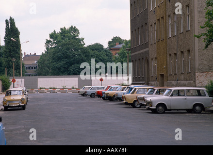 Europäische Geschichte. Die historische Mauer in Ostberlin in Deutschland in Europa während des Kalten Krieges. Stockfoto