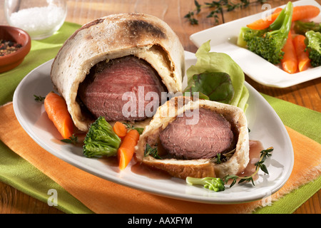 Beef Wellington Schritt für Schritt Stockfoto