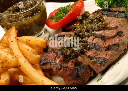 Steak und Pommes Frites Stockfoto