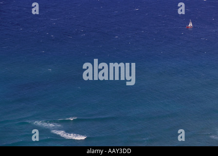 Rote Segelboot aus Oahu Hawaii USA Stockfoto