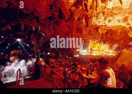 Guacara Taina Nachtclub in einer Höhle Santo Domingo Dominikanische Republik Stockfoto