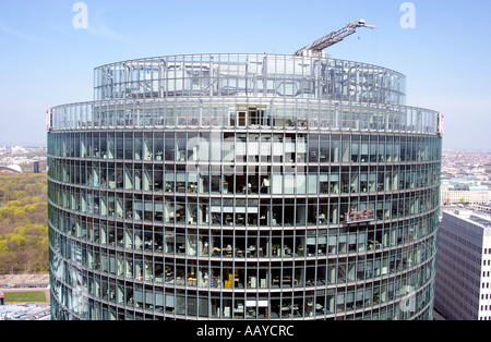 Reinigung von DB-Tower-Berlin-Deutschland Stockfoto