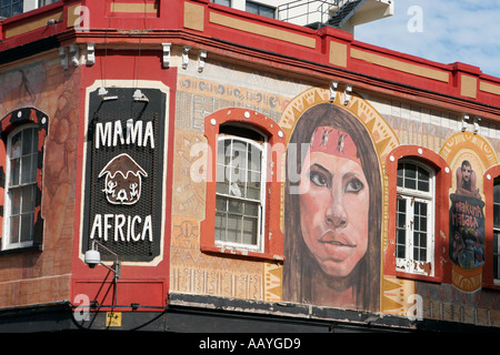 Südafrika Kap Stadt lange Straße Mama Africa Bar und Restaurant bemalte Fassade Stockfoto