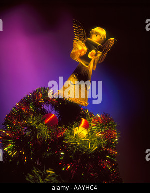 Engel auf den Weihnachtsbaum Stockfoto