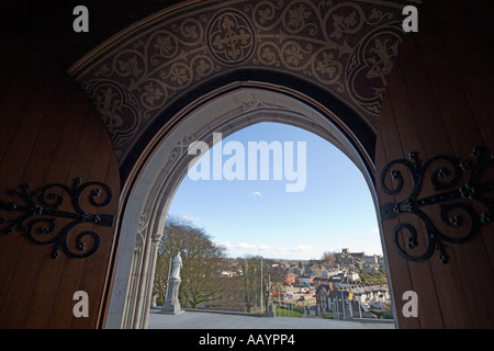 Eingang der St. Patricks Kathedrale Armagh mit Blick auf St. Patricks Cathedral Church of Ireland Stockfoto