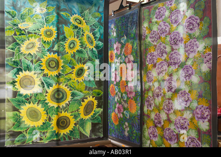 Batik auf dem Display an das Handwerk Cultural Complex. Der Insel Langkawi, Malaysia. Stockfoto