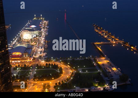 Navy Pier in der Nacht in Chicago Stockfoto