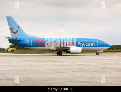 Boieng 737 des Rollens ruhen bei Robin Hood Flughafen Doncaster, England, UK Stockfoto