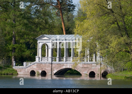 Der Marmor Brücke in Catherine Park, Zarskoje Selo, Puschkin, Sankt Petersburg, Russland. Stockfoto