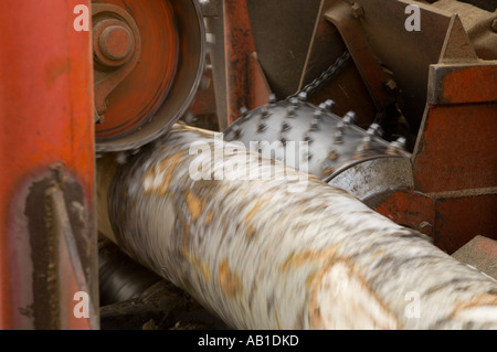 EIN PROTOKOLL, SPINS WIE ES DIE ENTRINDUNGSMASCHINEN DURCHLÄUFT Stockfoto