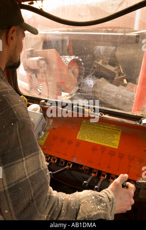 EIN MANN BETRIEB DER ENTRINDUNGSMASCHINEN Stockfoto