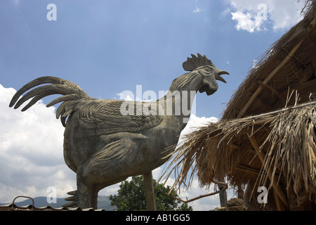 Konkrete Huhn Herzstück von Koho Minderheit Menschen weben Dorf Lang Dinh in der Nähe von Dalat Vietnam Süd-Ost Stockfoto