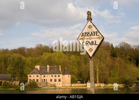 Wegweiser im Anflug auf die Abbaye wird Kloster Orval in der Provinz Luxemburg Belgien Stockfoto