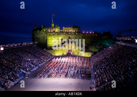 Edinburgh military Tattoo in der Abenddämmerung Stockfoto