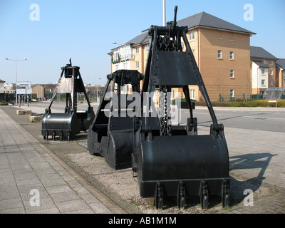 Alte Kohle Grabs Skulpturen Cardiff Bay Stockfoto