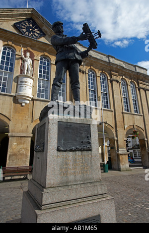 Statue von Charles Stewart Rolls in Monmouth, Süd-Wales, UK Stockfoto