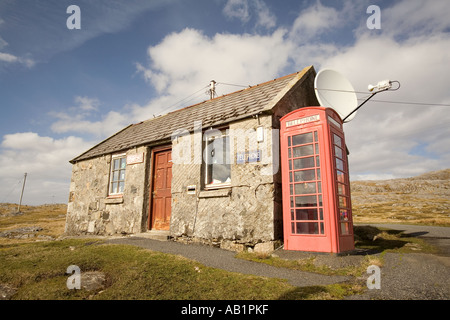 UK Schottland Western Isles Outer Hebrides Harris Leac eine Li Stockinish Dorf Postamt K6 Telefonzelle Stockfoto