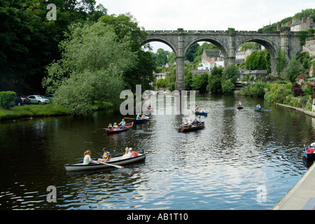 Knaresborough in North Yorkshire England Vereinigtes Königreich Großbritannien Tourismus touristische Attraktion malerischen Fluss Nidd Ausflugsschiff Stockfoto