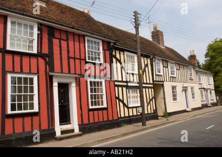 Bunte Häuser im Dorf von Coggeshall Essex UK Stockfoto