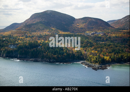 Luftaufnahme von 1530 Fuß hohen Cadillac Mountain Acadia Nationalpark Maine Stockfoto