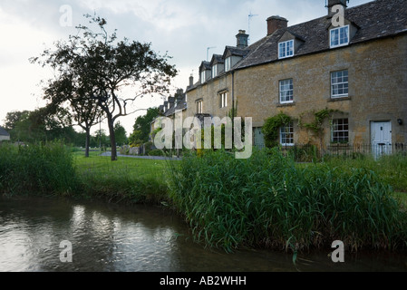 Auf dem Land entlang dem Fluss Auge in Lower Slaughter englischen Cotswolds, Gloucestershire Stockfoto