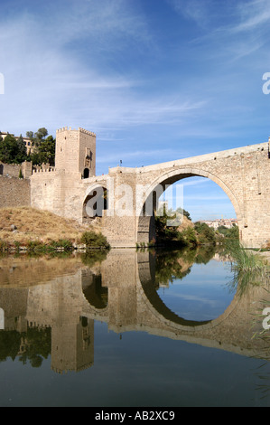 Puente de Alcántara Toledo Spanien Stockfoto